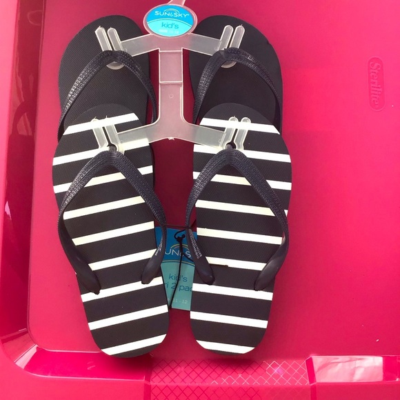* Sun & sky kids sandals size 9/10 or  11/12. (Box AV ) - Picture 1 of 2
